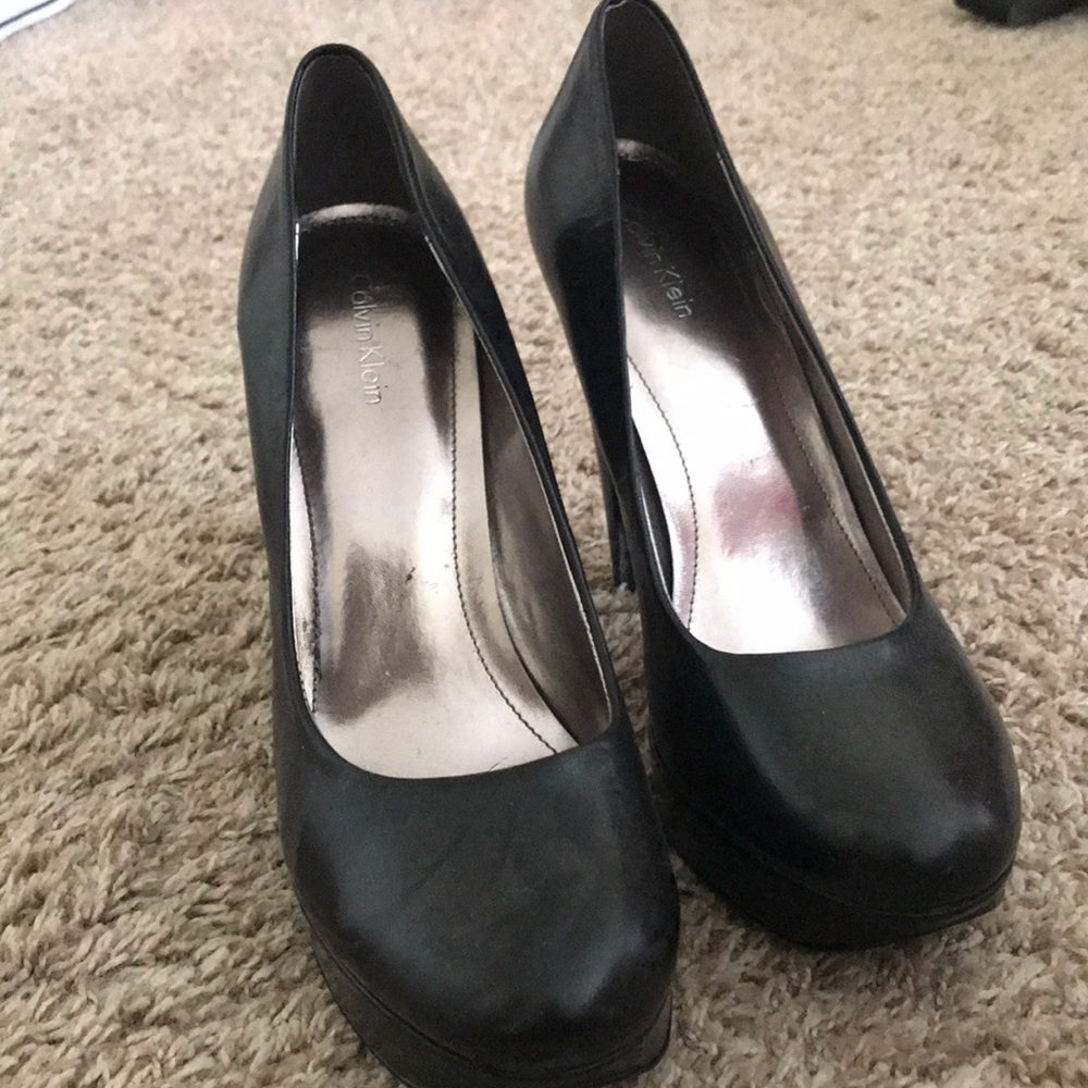 Calvin Klein black pump high heels